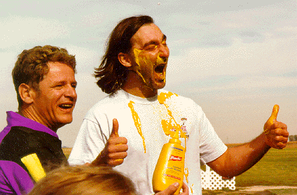 Zoran helps Pele celebrate his 1,000th jump